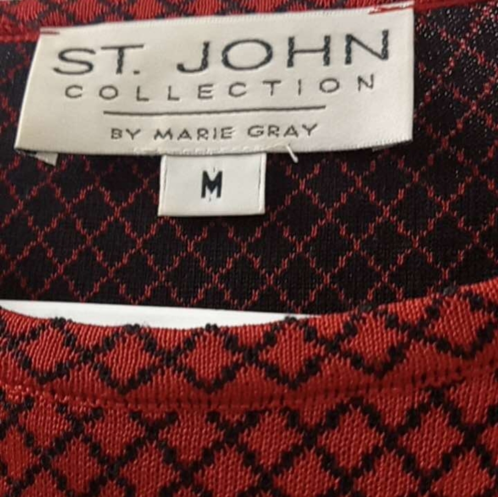 St. John Print Knit Scoop Neck Short Sleeve Top - Picture 4 of 4